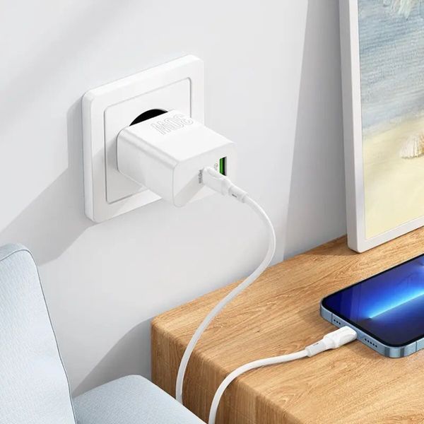 Мережевий зарядний пристрій BOROFONE BA75A Powerful dual port PD30W+QC3.0 charger set(C to iP) White (BA75ACLW) 41690 фото